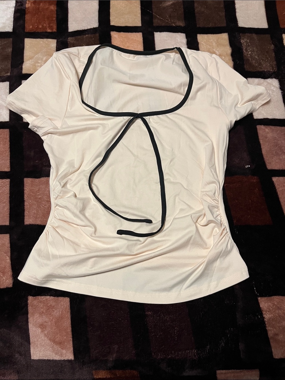 SHEIN Cream Short Sleeve Top with Black Trim